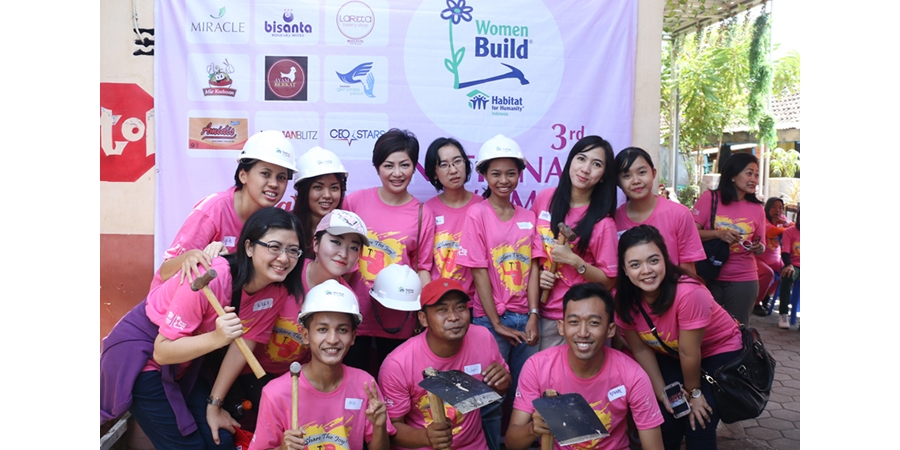 MIRACLE Membangun Rumah bersama Habitat for Humanity (Women Build Week 2015)